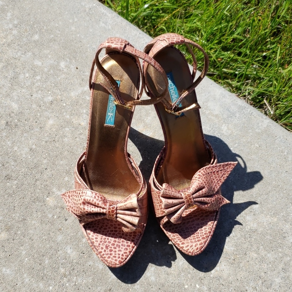 Michelle K platform sandals in salmon color 7 1/2